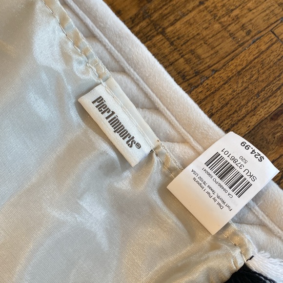 Buffalo check Pillow and Table runner. - Picture 8 of 8